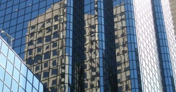 Les entreprises industrielles vont privilégier le cloud hybride à l&rsquo;horizon 2022