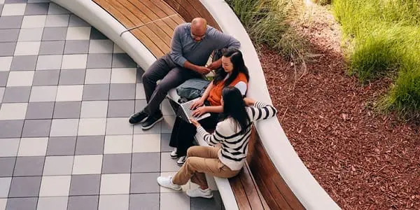 Agents IA : la perception des collaborateurs français