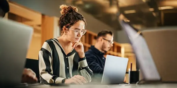 Portails développeurs internes : accélérer l’innovation sans alourdir les budgets